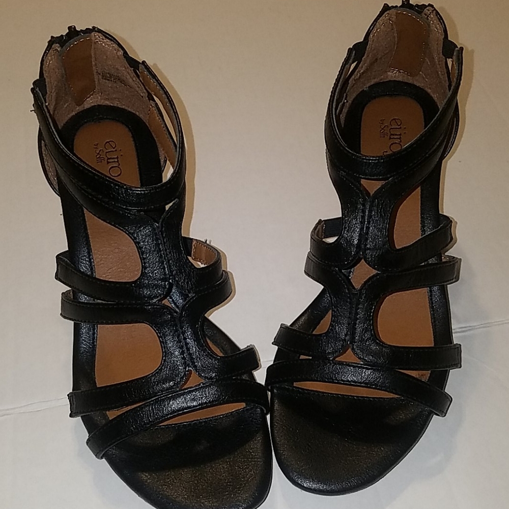 Euro Soft Black Irene Sandals NWT